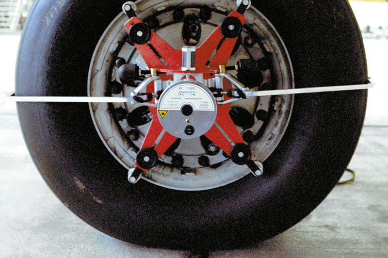 Aircraft Landing Gear Alignment SYSTEM TYPE AW-711